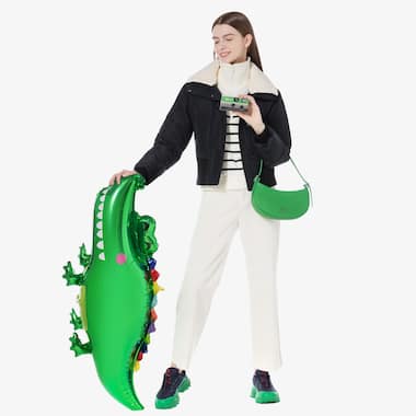 FW23_Holiday_Key_Items