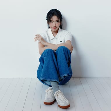 봄을 입은 안유진