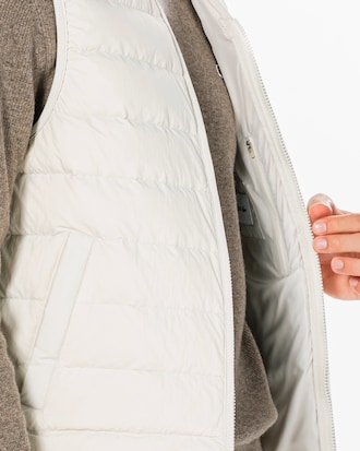 경량 다운 베스트