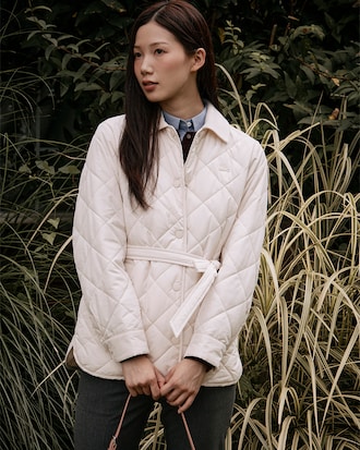 울배색 벨티드 퀼팅 점퍼