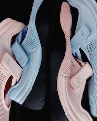 여성 Low Mystere 스니커즈