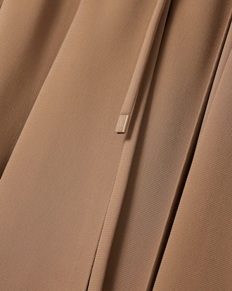 크레이프 플루이드 니 랭스 플리츠 스커트