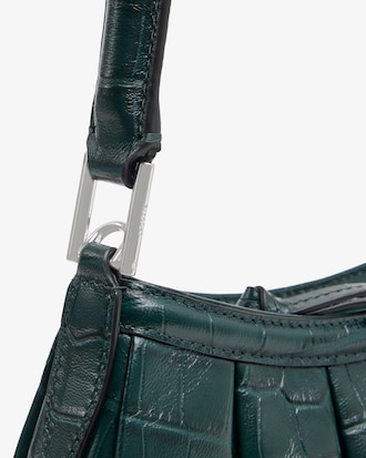 런웨이 쇼 스몰 렝글렌 크록 이펙트 레더백