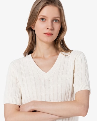 케이블 반팔 브이넥 스웨터