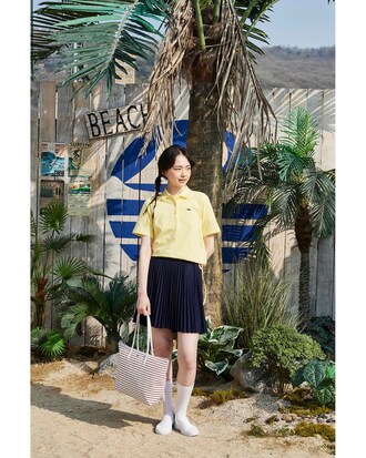 에센셜 숏 플리츠 스커트