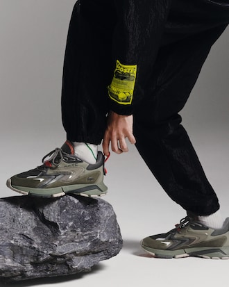 L003 Neo 테크 스니커즈