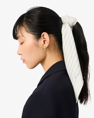 크로코 라인 새틴 스카프