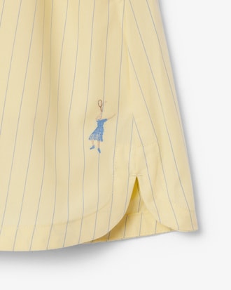 자수 포인트 스트라이프 쇼츠