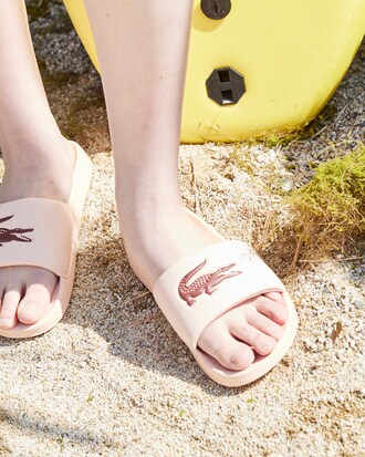 여성 Serve 슬라이드