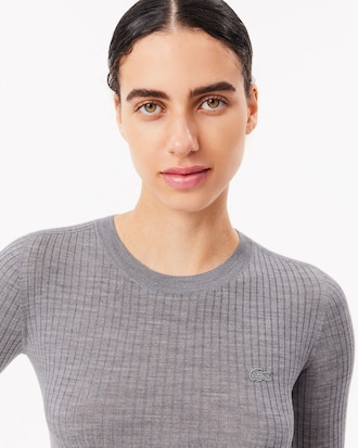 슬림핏 립조직 크루넥 스웨터