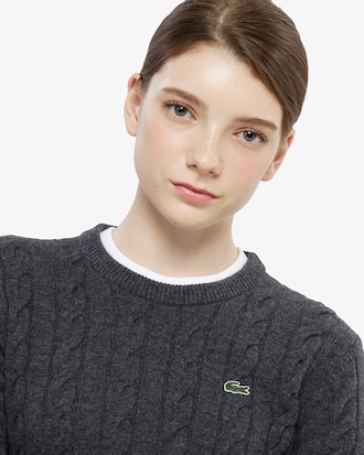 케이블 크루넥 스웨터