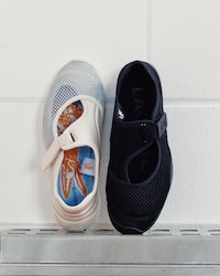 여성 Low Mystere 스니커즈